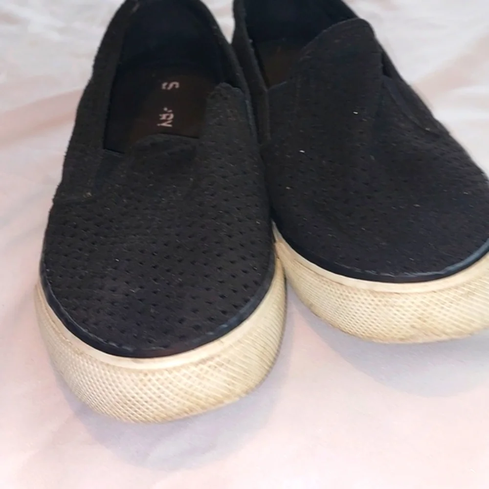 Sperry Black Tennis Shoes .Good Used Condition. Size 9